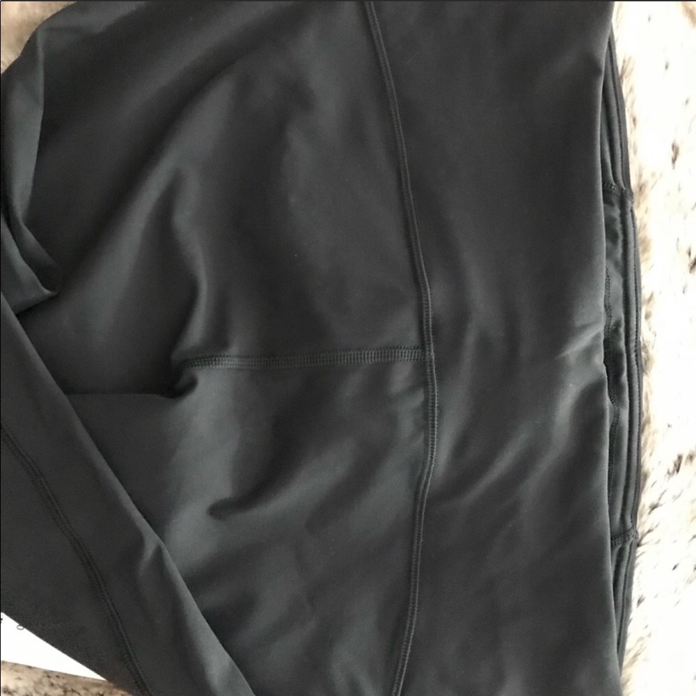 Lululemon leggings,